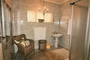 La Loggia On Broadwood - Image 4