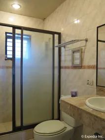 Mountain Breeze Hostel Tagaytay Center - Image 2
