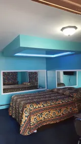 Sharns Motel - Image 2