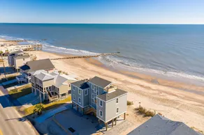Endless Summer 5 Bedroom Home by Redawning - Image 2