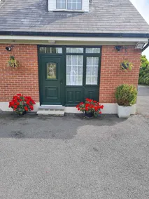 Charming 1-bed Apartment in Barefield - Image 3