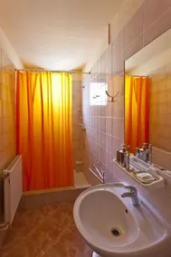 A Plus  Hostel - Image 5