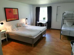 Green Door Hotel - Image 4
