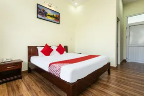 King Garden Hotel - Image 2