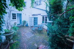 S Howard Bed And Breakfast - Image 3