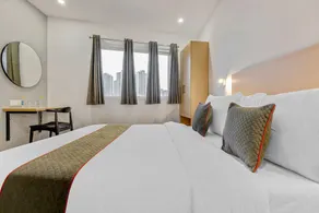 OYO Townhouse 204 Sector 49 - Image 4