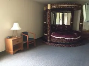 HiWay Inn & Suites Wilburton - Image 5