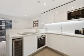 Citadel Apartments Dance Square - Image 4