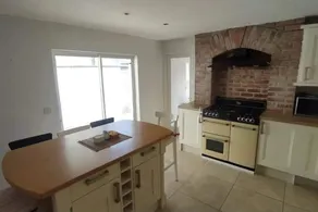 Spacious 4 Bedroom Home in Drumcondra - Image 2