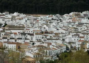 104240 House in El Gastor - Image 3