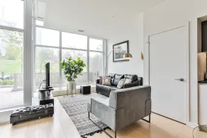 Modern 2 Storey by CN Tower - Image 5