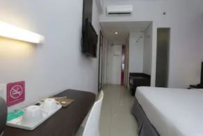 RedDoorz Plus near Mall Bali Galeria - Image 5