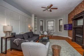 Spacious CWE 3BR near BJC by Zencity - Image 5