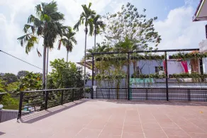 Lucky Hotel by OYO Rooms - Image 3