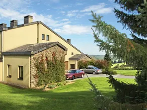 Calm Holiday Home with Garden in Bièvre - Image 4