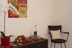 Warm and Sweet Room in West Vancouver - Image 3