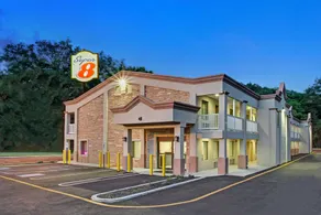 Super 8 by Wyndham Asbury Park - Image 3