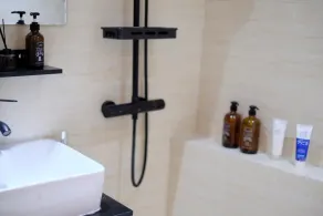 Le Mansion Apartment - Image 2