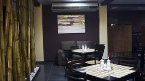 M Suites Hotel - Image 4