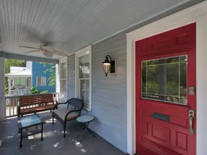 Victorian 3br W/ Deck & Balcony 3 Bedroom Home - Image 3