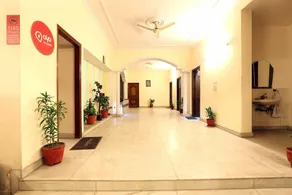 OYO 402 Hotel Noida Residency - Image 5