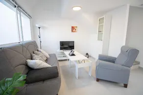 Refurbish Apartment with terrace - Image 2