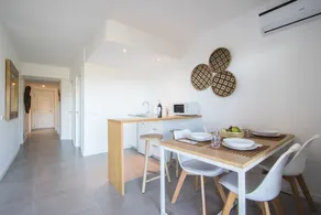 Victoria Sunset Suites - Image 4