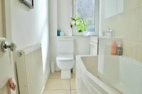 1 Bedroom Ground Floor Flat In Stockbridge - Image 5