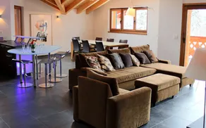 The Lodge - Image 5
