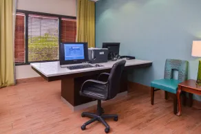 Hampton Inn Decatur - Image 5