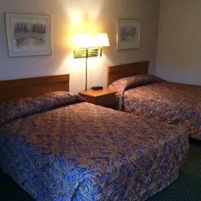 Town and Country Inn Suites Spindale - Image 3
