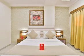 FabExpress Royal Palace - Image 2