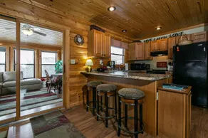 Lorelei Cabins Aster - Image 3