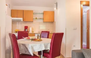 Beautiful Home in Pula With Wifi and 2 Bedrooms - Image 4