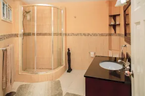 Skyview Manor Guest Apartments - Image 2