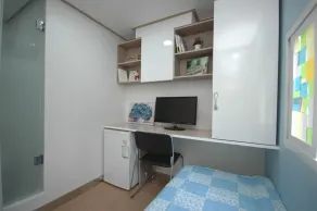 Rainbow House - Image 3