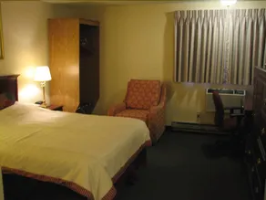 Midway Inn - Image 4