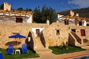 Elicriso Villa - Image 4