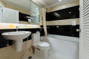 CNC Residence Sukhumvit 33 - Image 3