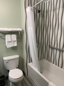 Quality Inn - Image 5
