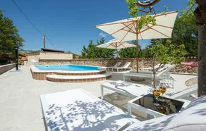 Beautiful Home in Vrlika With Wifi, Outdoor Swimming Pool and Heated Swimming Pool - Image 3