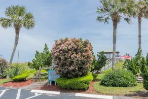 Surf Crest 45 - Pet Friendly -2 Br , Updated With A True Open, Bright And Airy Feel, Located In An Ocean-front Community With Pool And Pet Friendly 2 Bedroom Cottage - Image 2