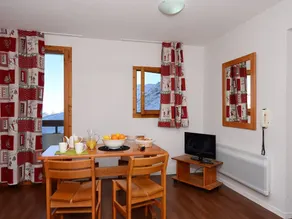 Well-kept Apartment Right on the Slopes of Plagne Soleil - Image 2