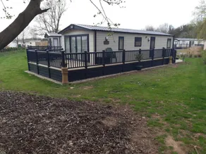 Captivating Bluebell Lodge 2-bed Cotswolds Caravan - Image 2