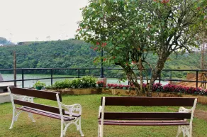 Lakeside Cottages - Image 5