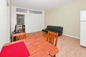 Cozy 2 BR on Upper East Side - Image 2