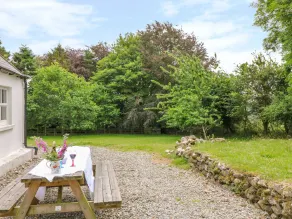 The Old White Cottage - Image 5