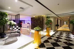 Wuhan Wanchen Theme Hotel - Image 2