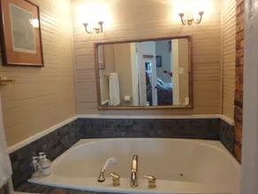 Lake Allatoona Inn - Image 5