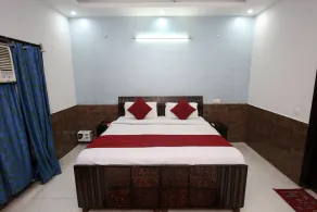 Hotel Oberoi By OYO Rooms - Image 2